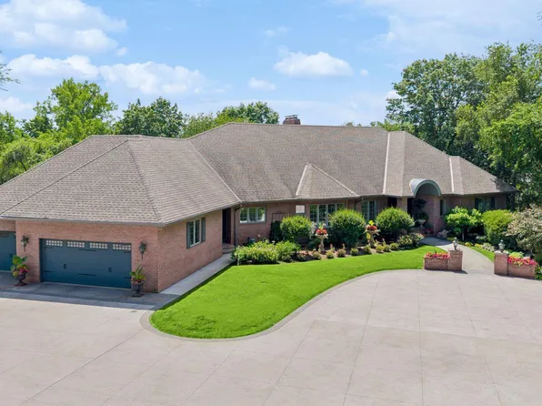 300 Salem Church Rd, Sunfish Lake, MN 55118