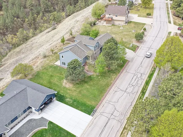 1015 Enchantment Rd, Rapid City, SD 57701