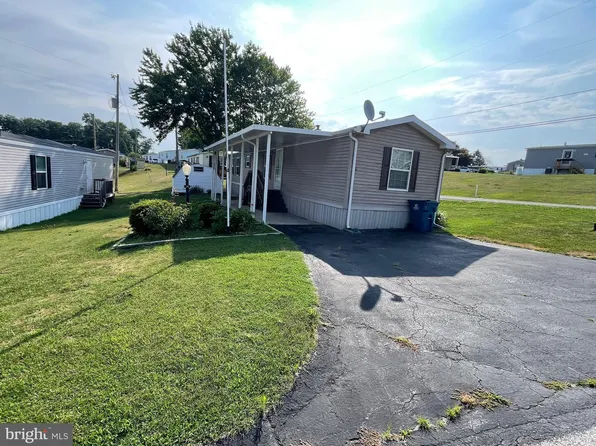 129 Rustique Dr, York, PA 17408