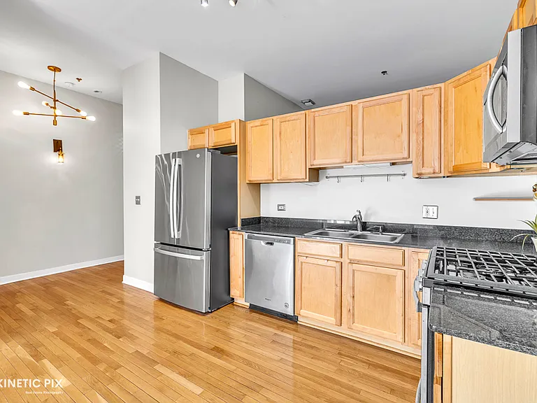 1 S Leavitt St #209 — Photo 12