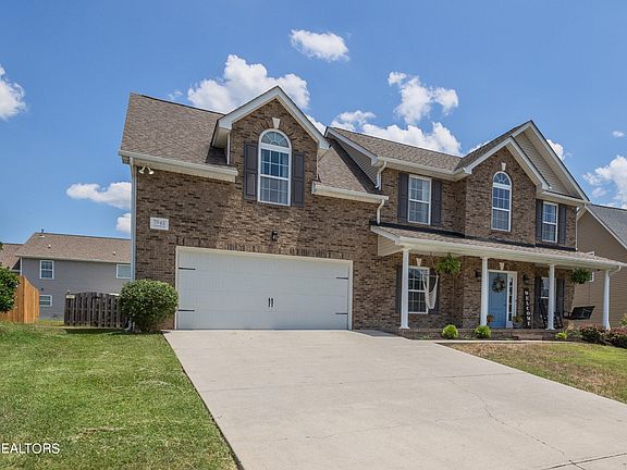 2nd image of 7042 Banyon Wood Ln