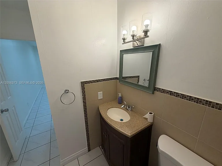 2200 NE 66th St #1426 — Photo 35