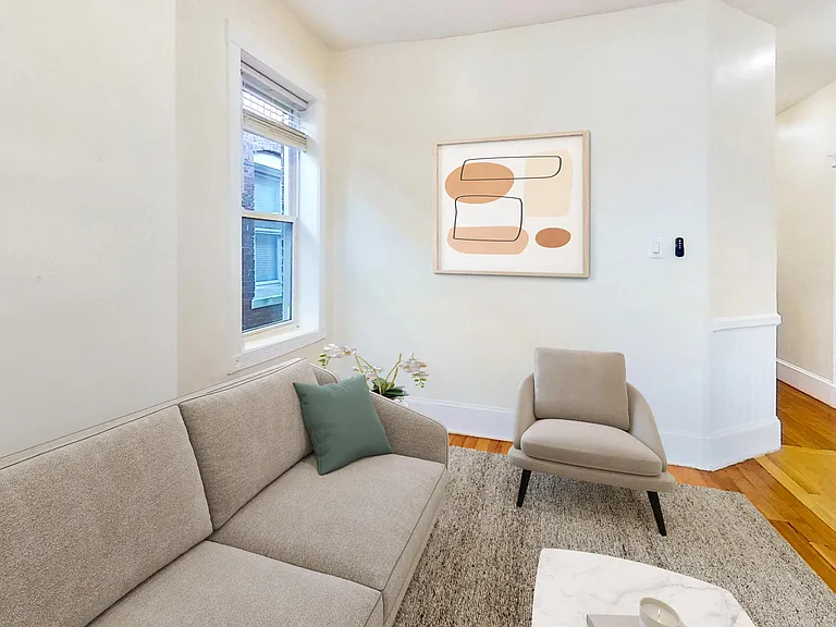 7 Mark St #3 — Photo 1