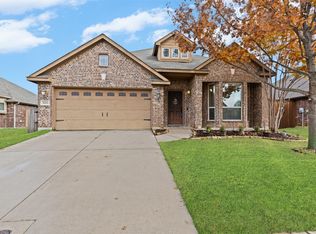 8321 Spitfire Trl, Aubrey, TX 76227