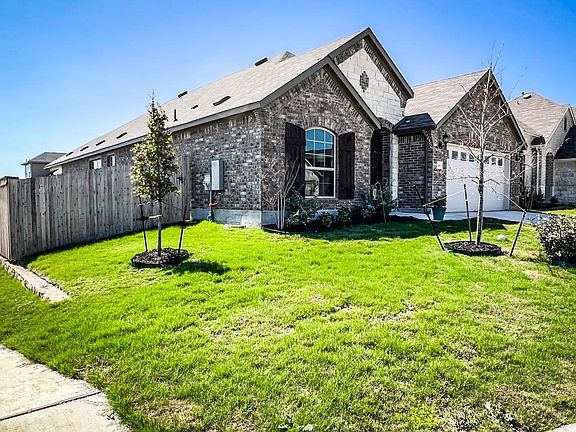 2nd image of 260 Short Leaf Dr