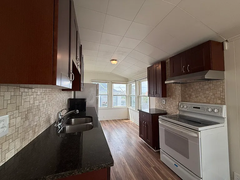 116 N 40th St #2 — Photo 15