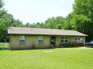 209 Potters Hill Rd, Richlands, NC 28574