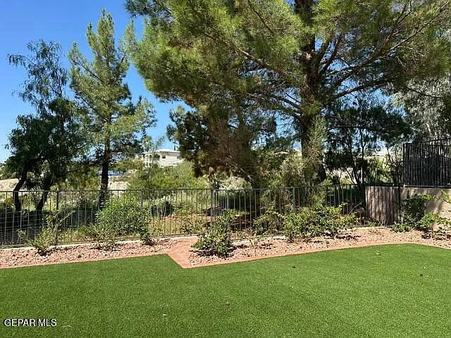 3 bed, 3.0 bath, 2487 sqft, $2,800 — Photo 3