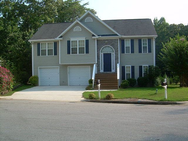 1st image of 896 Charleston Ct