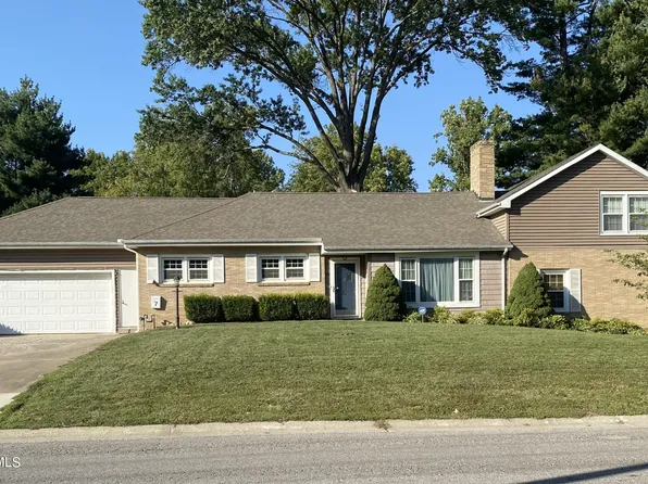 7 E 10th St, Carrollton, MO 64633