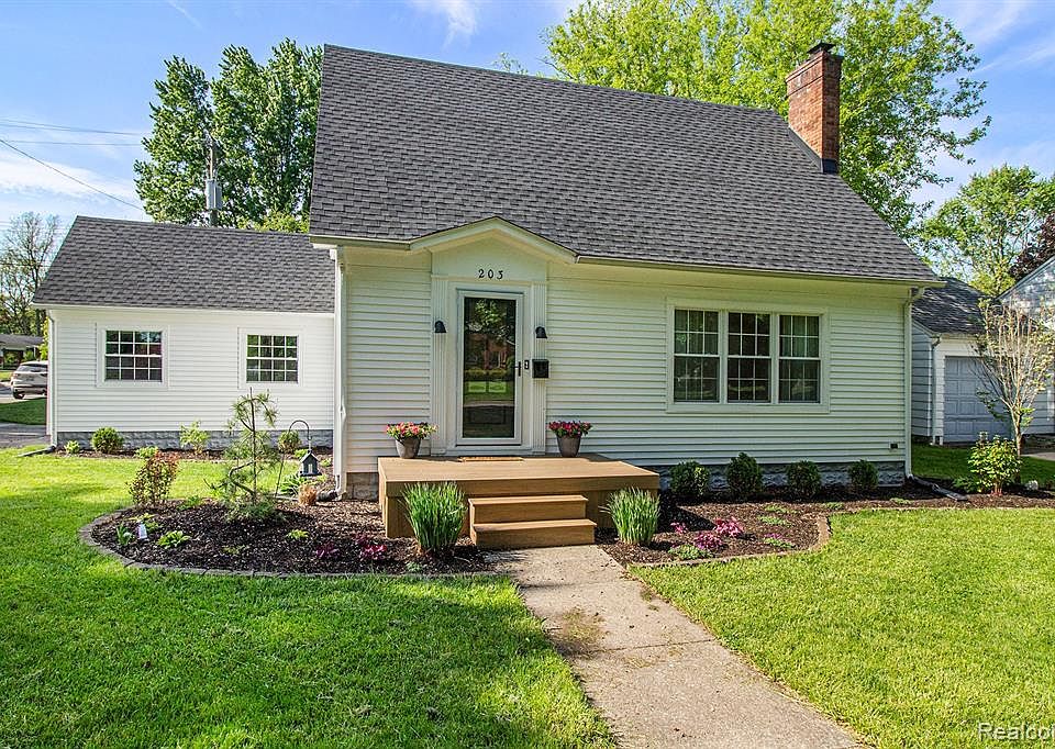 203 Riddle St, Howell, MI 48843 Zillow