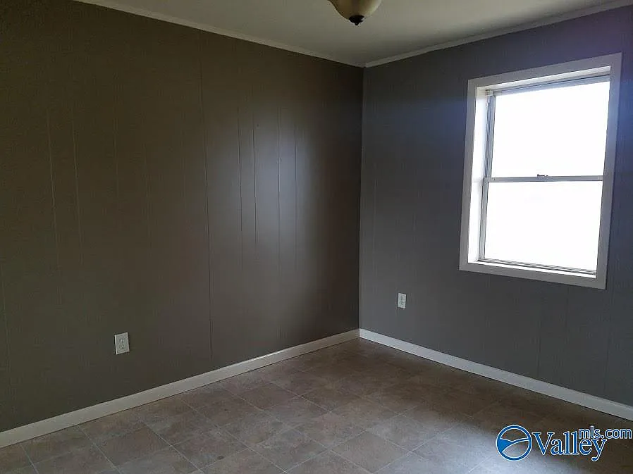 4 bed, 2.5 bath, 1800 sqft, $1,600 — Photo 3