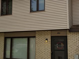 266 E Woodlawn Rd, New Lenox, IL 60451