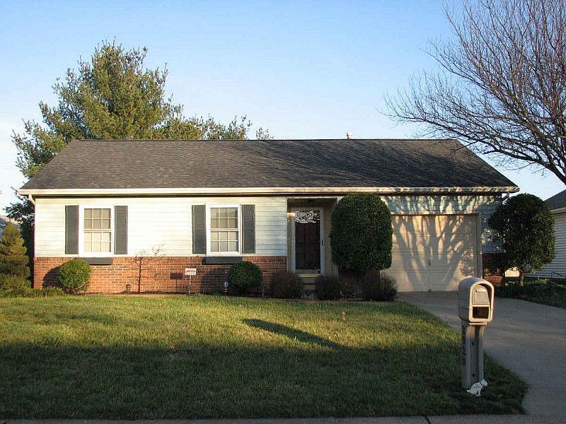 1st image of 2929 Squire Ln