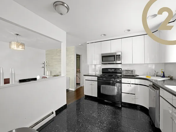 1489 East 10th Street image 5 of 22