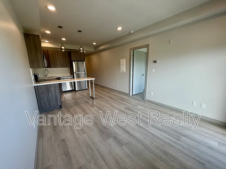 345 Dougall Rd N #325 — Photo 8