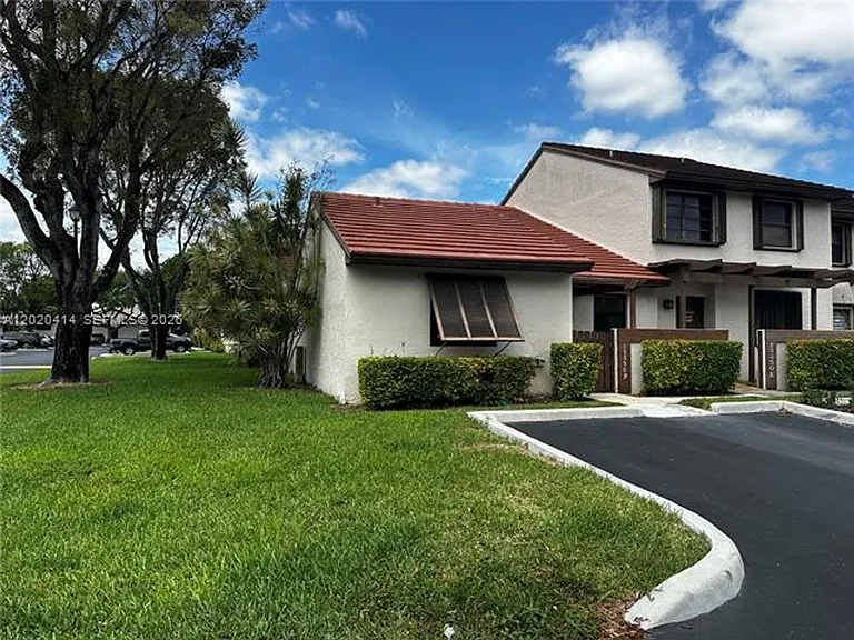 13350 SW 88th Ter #F — Photo 4
