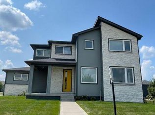 3030 Berkshire Pkwy, Clive, IA 50325