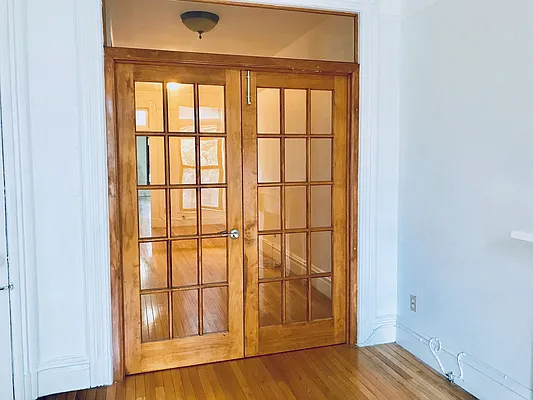 Rented by In Haus LLC | media 19