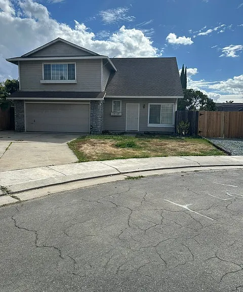 2718 Birchwood Ct — Photo 1