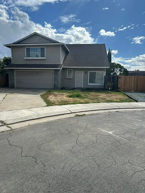 2718 Birchwood Ct