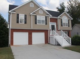 7988 Mustang Ln, Riverdale, GA 30274