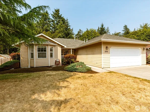 2042 Doe Drive, Oak Harbor, WA 98277