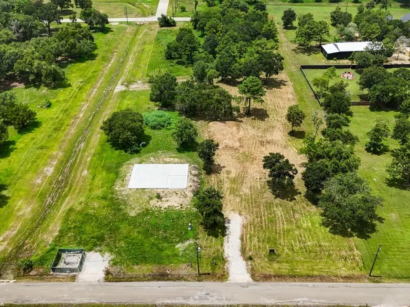 3680 County Road 326, Alvin, TX 77511