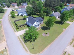 6800 Manor Creek Dr, Douglasville, GA