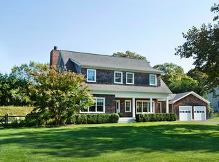 14 Underhill Dr, Southampton, NY 11968