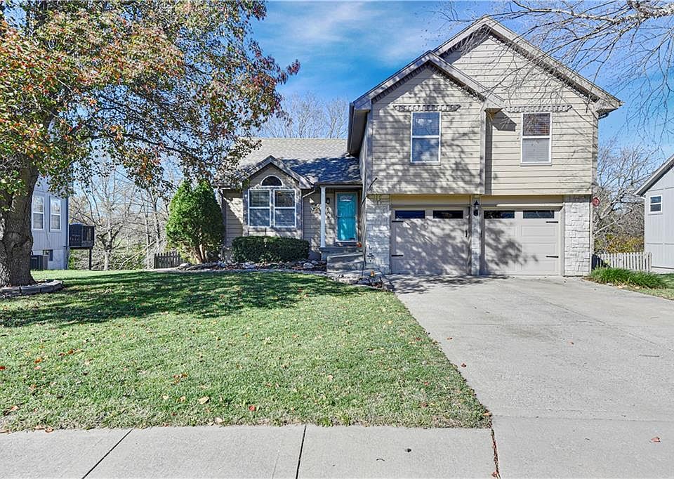 1st image of 608 SE Ashton Dr
