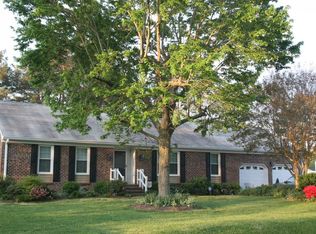 105 Buffie Rd, Yorktown, VA 23693
