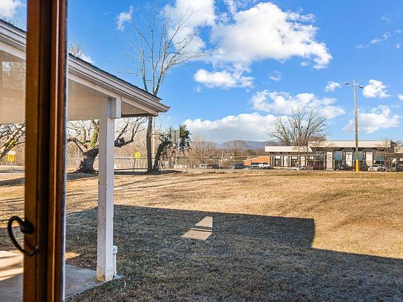 3rd image of 2131 Westerly Dr #8