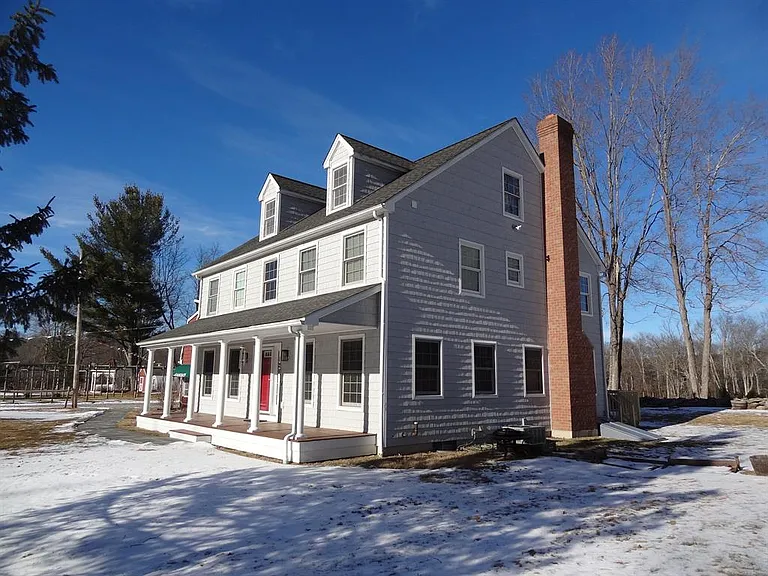 128 Center Rd — Photo 3