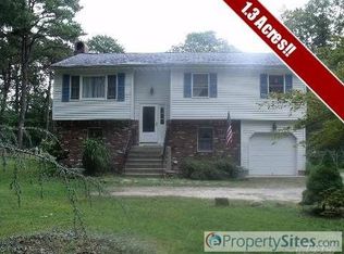 47 Sally Ln, Ridge, NY 11961