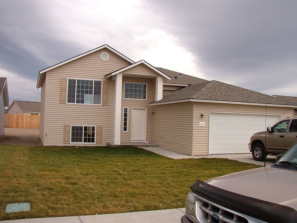 419 Arbutus Front view