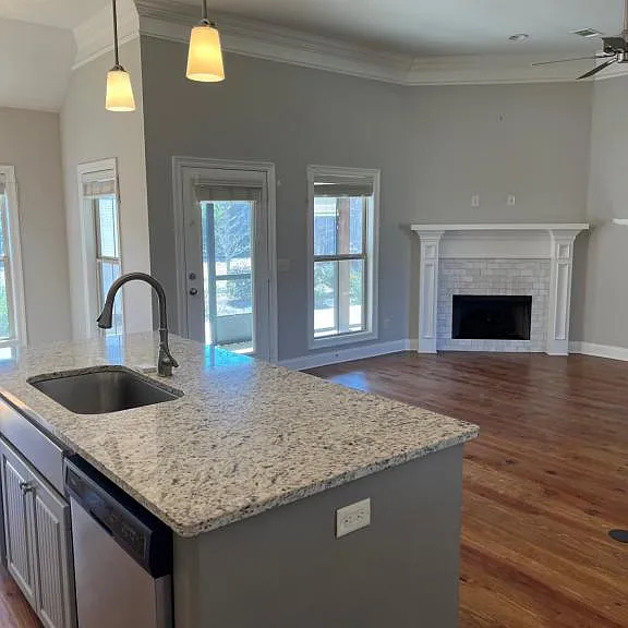 1998 Eastridge Cir — Photo 3