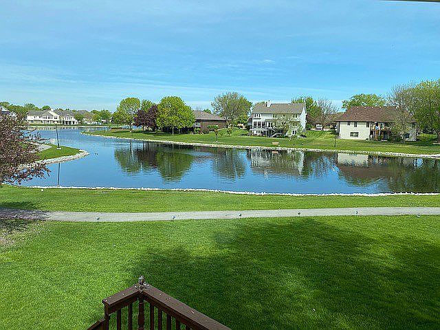 2nd image of 1010 NE Lake View Dr