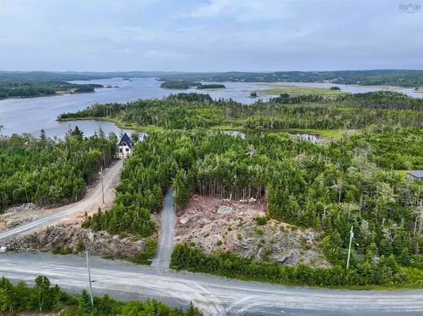 184 Westside Inlet Dr W, Halifax, NS B0J 2L0