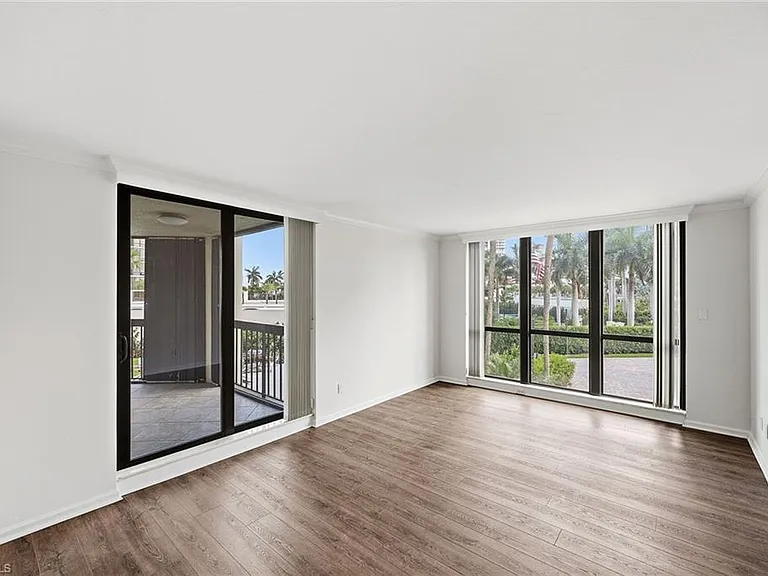 4551 Gulf Shore Blvd N #200 — Photo 23