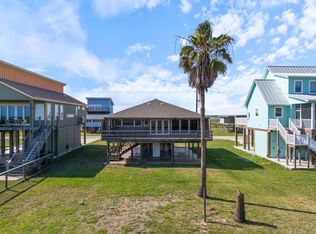 342 Beachfront Dr, Matagorda, TX 77457