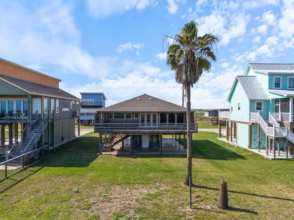 342 Beachfront Dr, Matagorda, TX 77457