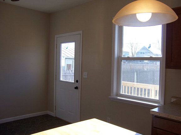 5th image of 535 W Charles St