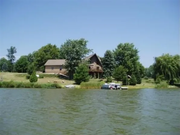 382 McGrew Dr, Avon, IL 61415