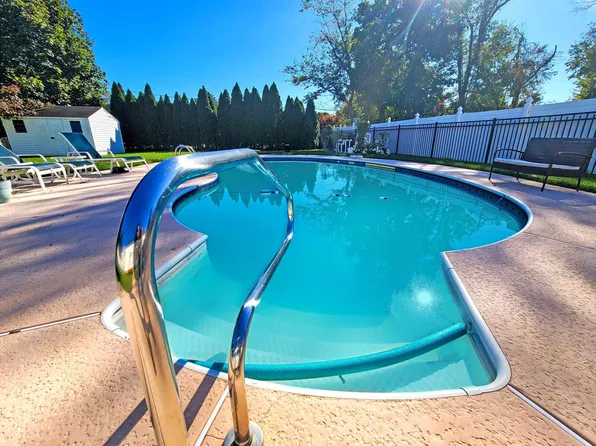 306 Church St, Aberdeen, NJ 07747