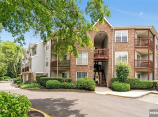150 Lynette Dr, Fort Lee, NJ 07024
