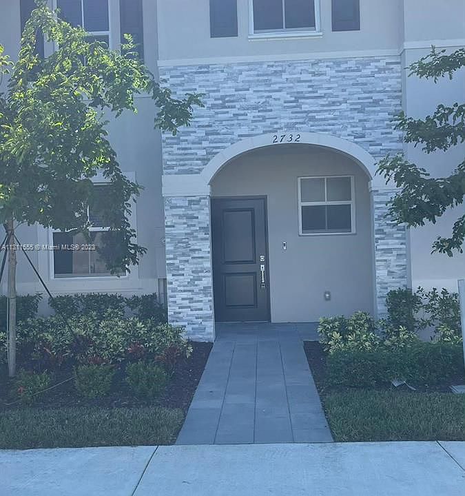 1st image of 2732 SE 19th St #2732