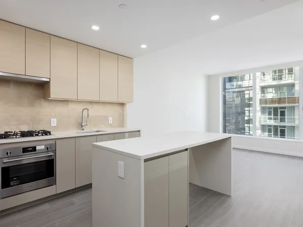 2108 Gilmore Ave #4706, Burnaby, BC V5C 0N8