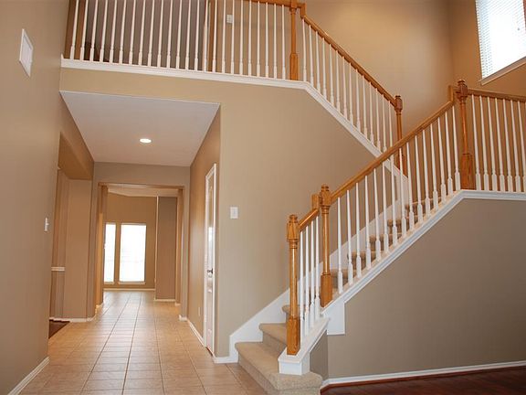 3rd image of 307 Green Cedar Dr