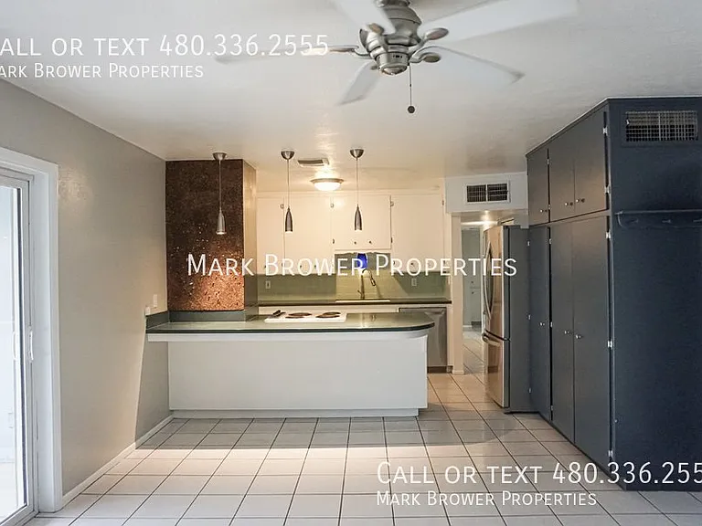 332 E Pierce St — Photo 7